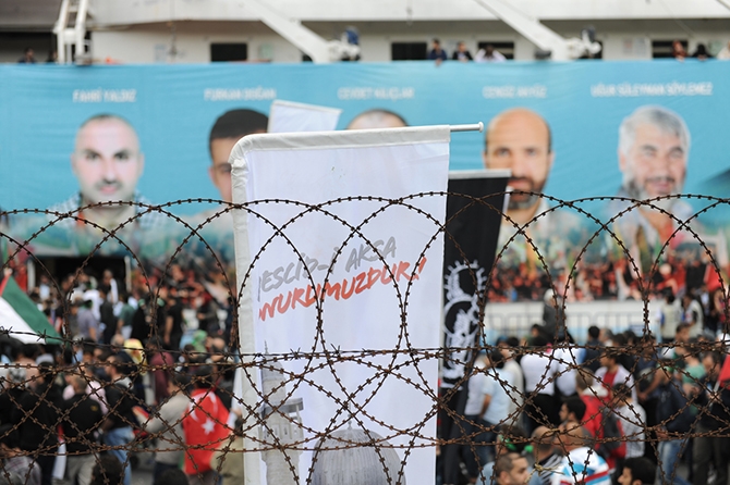 On Binlerce Kişi Mavi Marmara İçin Yürüdü 34