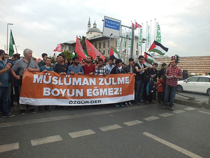 On Binlerce Kişi Mavi Marmara İçin Yürüdü 40