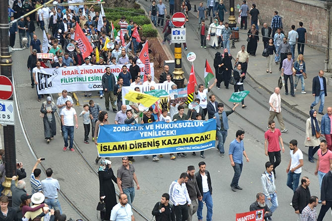 On Binlerce Kişi Mavi Marmara İçin Yürüdü 9