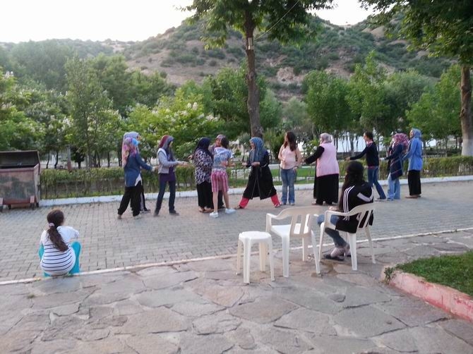 Özgür-Der İzmir'in Gençlik Kampı Sürüyor 3