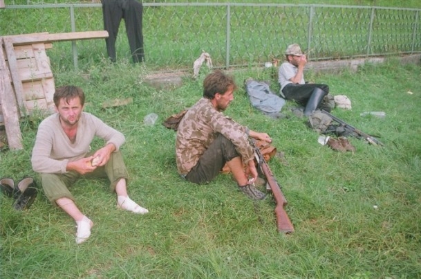 Boşnakların Ölüm Yürüyüşünün Fotoğrafları 11