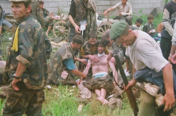 Boşnakların Ölüm Yürüyüşünün Fotoğrafları 15