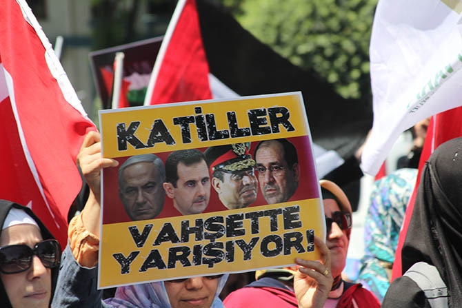 Fatih'te Binlerce Kişi İsrail'i Lanetledi 10