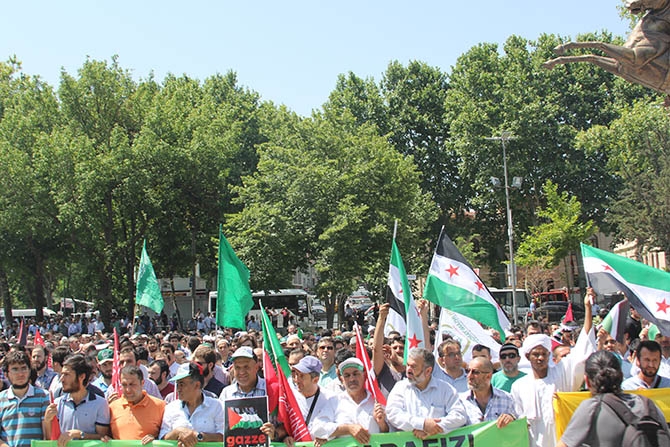 Fatih'te Binlerce Kişi İsrail'i Lanetledi 15