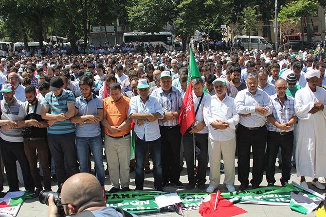 Fatih'te Binlerce Kişi İsrail'i Lanetledi 19