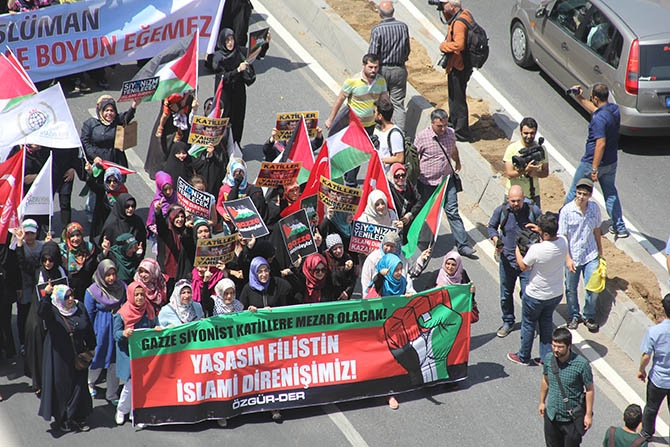 Fatih'te Binlerce Kişi İsrail'i Lanetledi 3