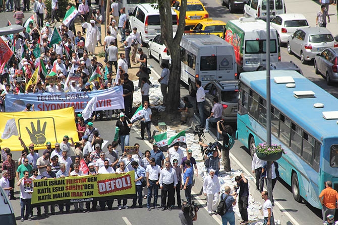 Fatih'te Binlerce Kişi İsrail'i Lanetledi 4