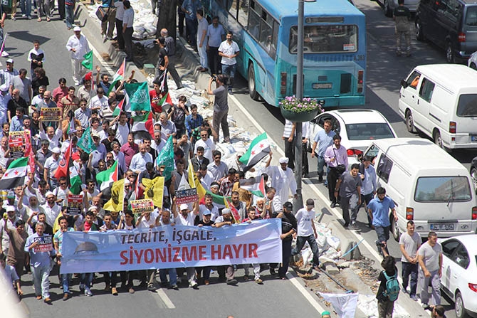 Fatih'te Binlerce Kişi İsrail'i Lanetledi 6