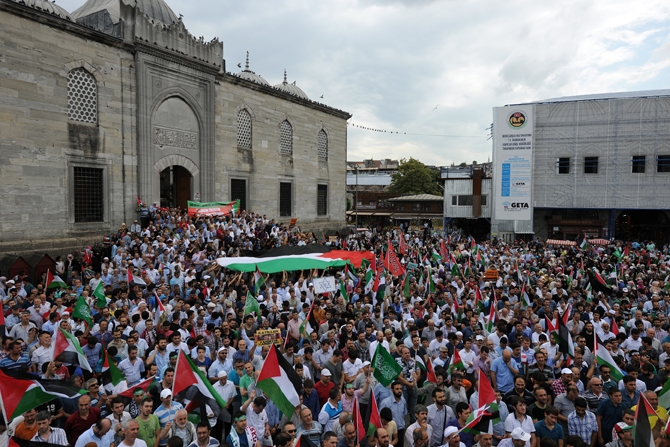 Siyonist Vahşet Eminönü Meydanında Lanetlendi! 11