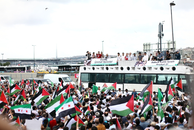 Siyonist Vahşet Eminönü Meydanında Lanetlendi! 15