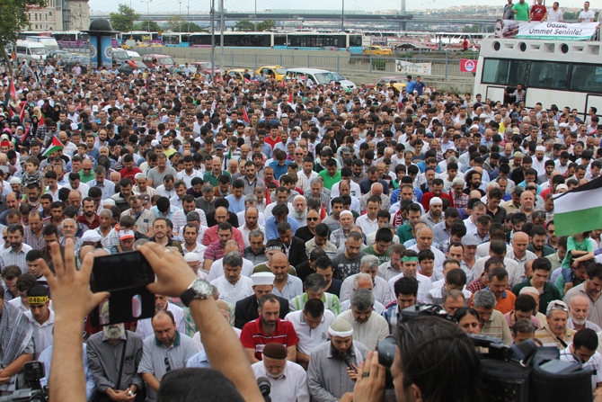 Siyonist Vahşet Eminönü Meydanında Lanetlendi! 19