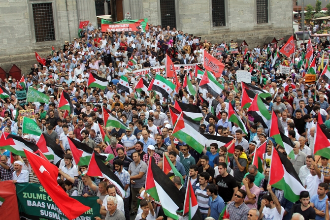Siyonist Vahşet Eminönü Meydanında Lanetlendi! 26