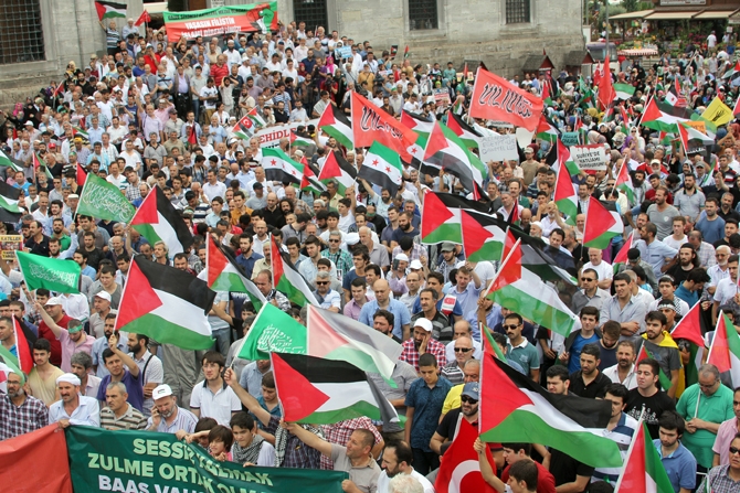 Siyonist Vahşet Eminönü Meydanında Lanetlendi! 28