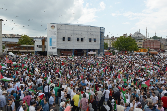 Siyonist Vahşet Eminönü Meydanında Lanetlendi! 32