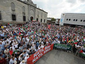 Siyonist Vahşet Eminönü Meydanında Lanetlendi!