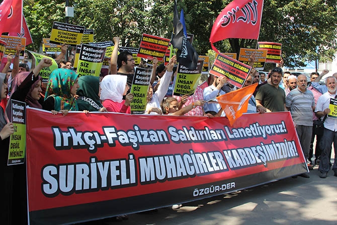 Fatih’te Muhacirler İçin ‘Kardeşime Dokunma’ Eylemi Yapıldı 6