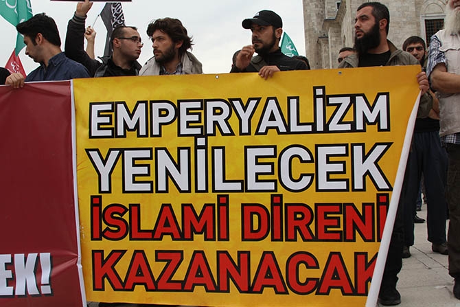 ABD Saldırıları Fatih Camii’nde Protesto Edildi 23