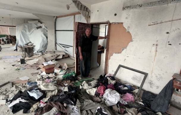 Gazzeli Çocuklar Enkaz Altında "Kışlıklarını" Arıyor 8