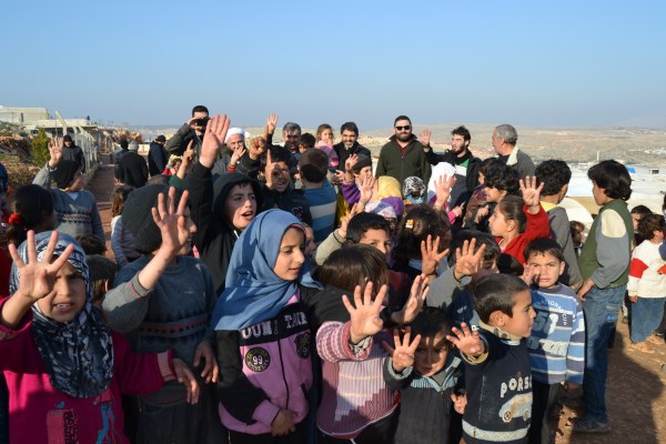 Amasya'dan Yola Çıkan 5 Tır Yardım Suriye'ye Ulaştı 16