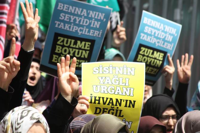İstanbul’da İhvan Liderlerine Destek Yürüyüşü 11
