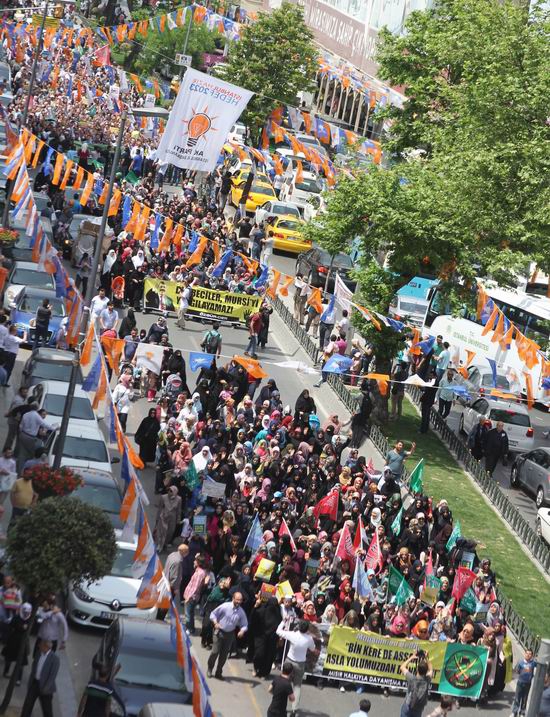 İstanbul’da İhvan Liderlerine Destek Yürüyüşü 13