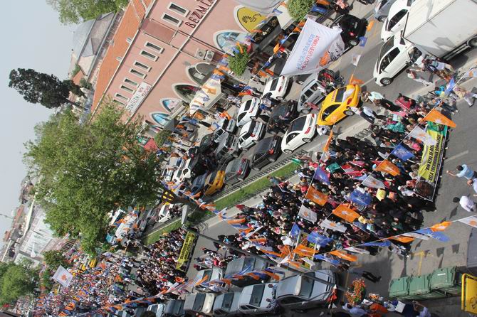 İstanbul’da İhvan Liderlerine Destek Yürüyüşü 15