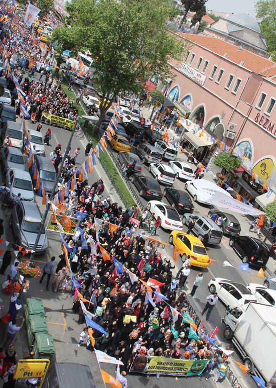 İstanbul’da İhvan Liderlerine Destek Yürüyüşü 17