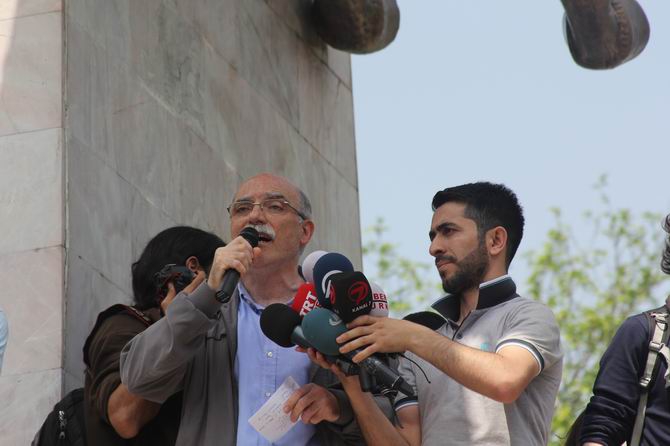 İstanbul’da İhvan Liderlerine Destek Yürüyüşü 31