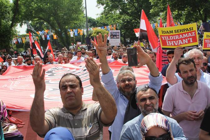 İstanbul’da İhvan Liderlerine Destek Yürüyüşü 36