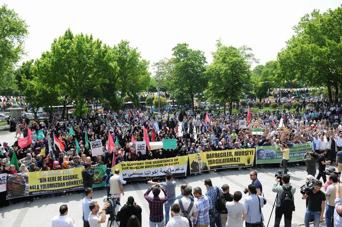 İstanbul’da İhvan Liderlerine Destek Yürüyüşü 5