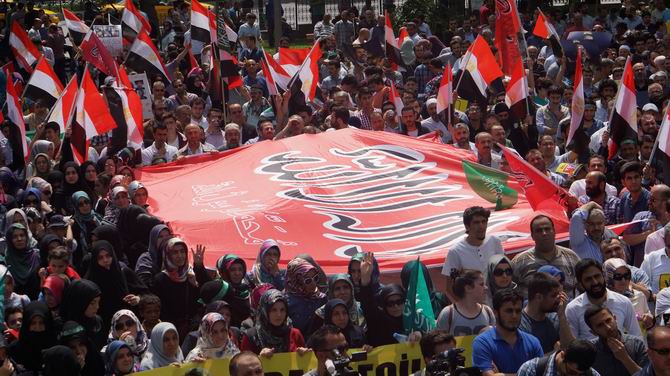 İstanbul’da İhvan Liderlerine Destek Yürüyüşü 9