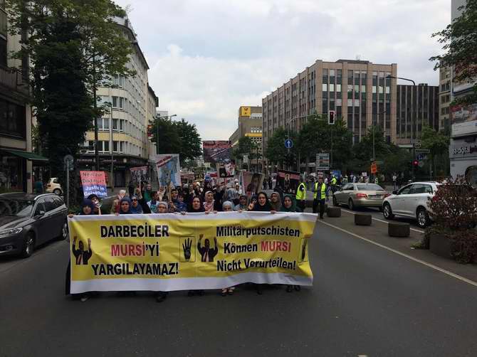 Almanya'da Katil Sisi'ye Lanet, İhvan'a Destek Yürüyüşü 10