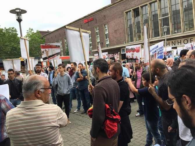 Almanya'da Katil Sisi'ye Lanet, İhvan'a Destek Yürüyüşü 15