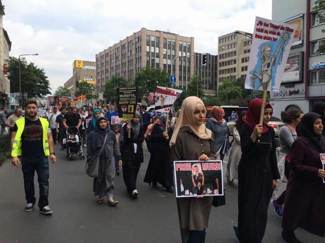 Almanya'da Katil Sisi'ye Lanet, İhvan'a Destek Yürüyüşü 9