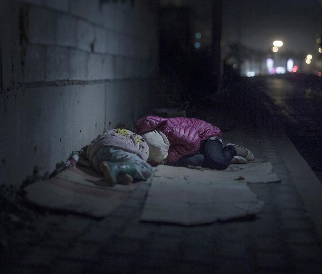 Suriye'nin Kayıp Neslinin Çocukları Uyurken Fotoğraflandı 17