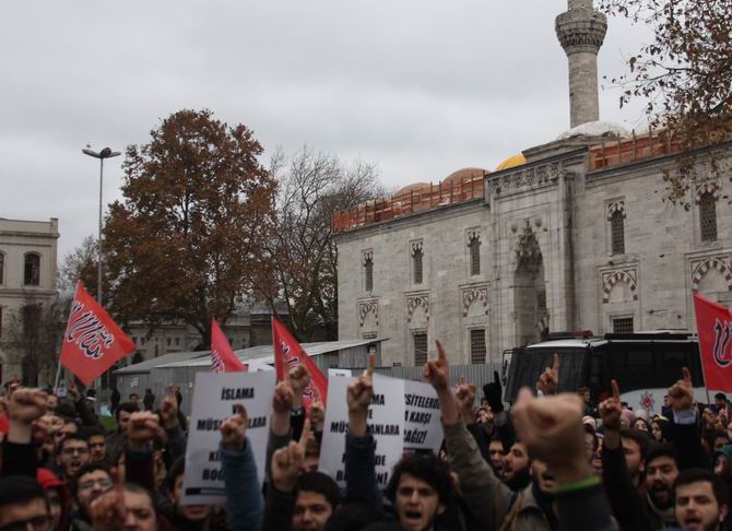 Sol Saldırganlık Beyazıt Meydanı’nda Protesto Edildi! 20