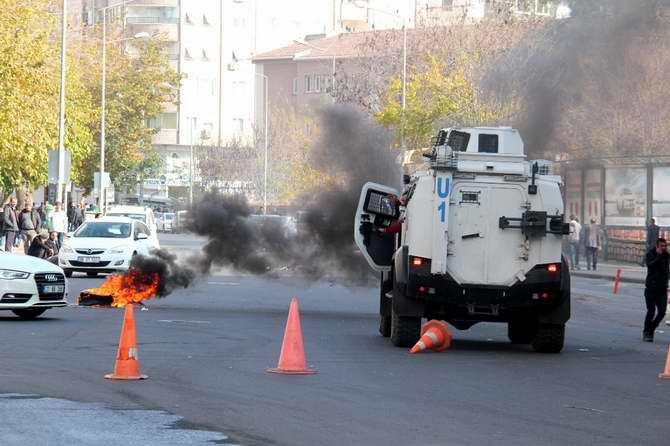 Diyarbakır Halkı HDP'nin Yürüyüşüne Destek Vermedi 9