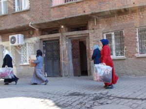 İslami STK’ların Sur Mağdurlarına Yardımları Sürüyor