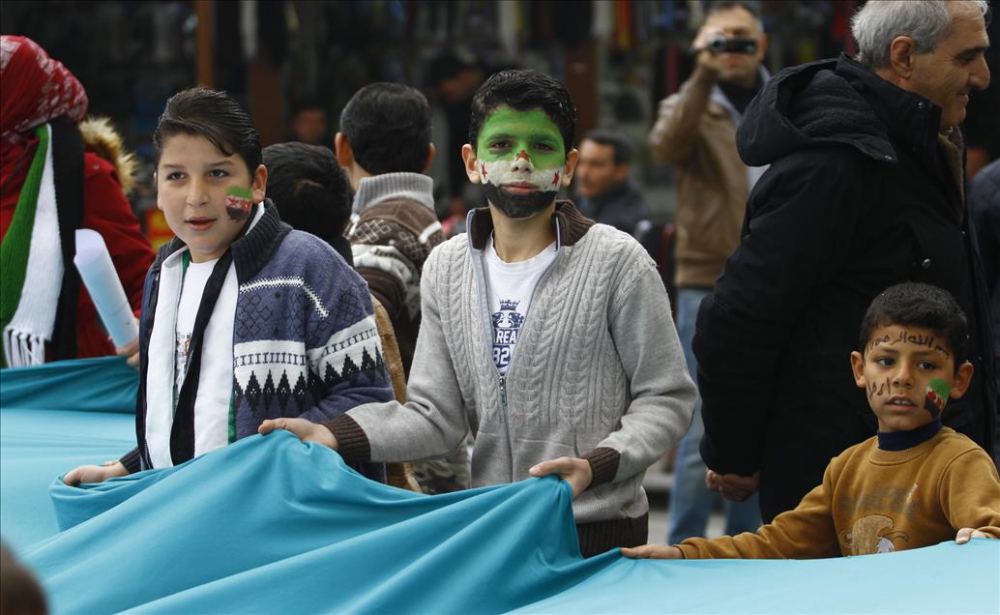 Suriyeliler Rusya'nın Hava Saldırılarını Protesto Etti 5