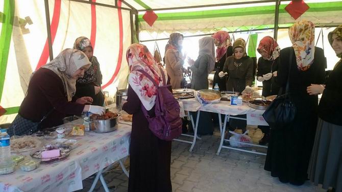 Vanlı Öğrencilerden Çocuklar Yararına Kermes 10