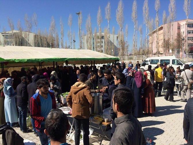 Vanlı Öğrencilerden Çocuklar Yararına Kermes 4