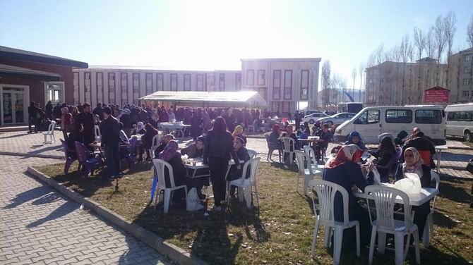 Vanlı Öğrencilerden Çocuklar Yararına Kermes 5