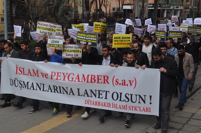 Özgür Gündem'e Diyarbakır'da Lanet Yağdı 4