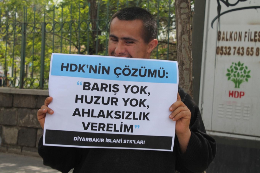 LGBTİ Sapkınlığına Geçit Verilmedi! 8