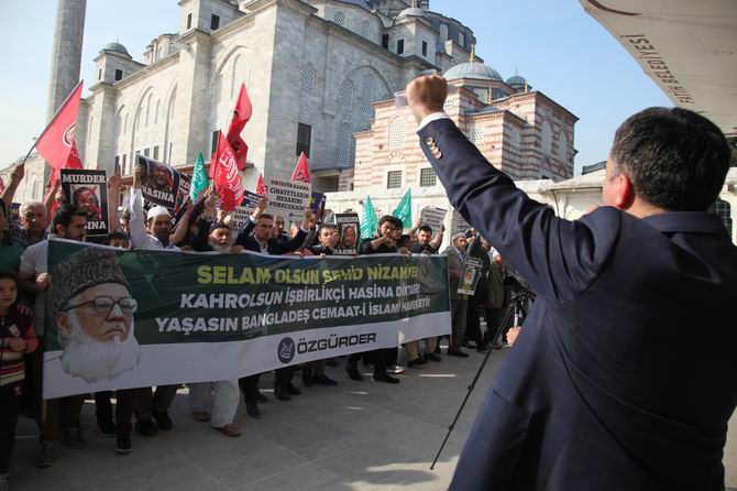 Fatih Camii’nde Rahman Nizami İçin Gıyabî Cenaze Namazı Kılındı 20
