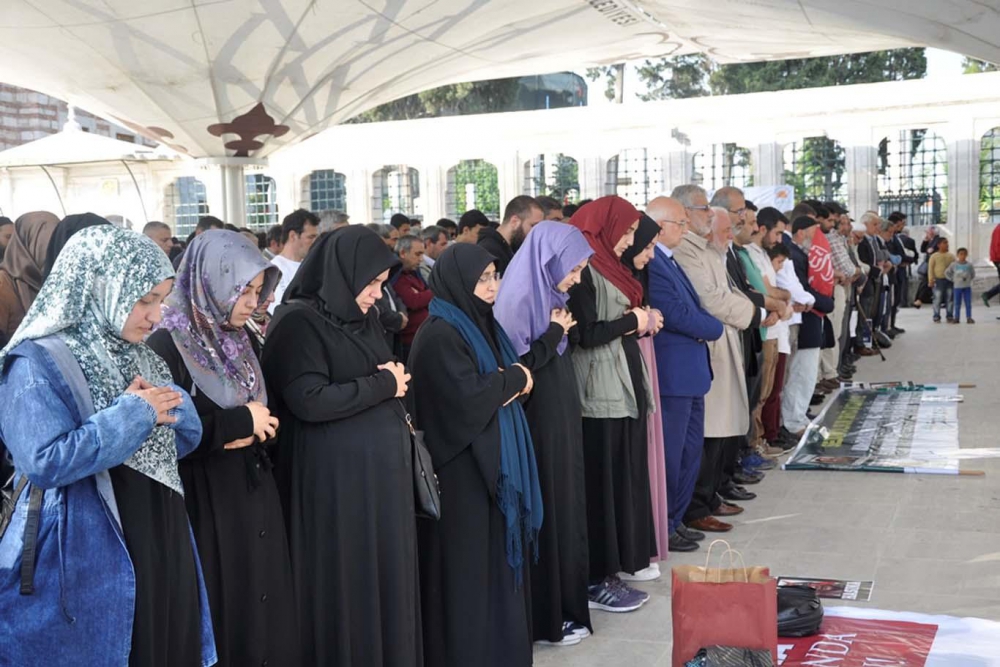 Fatih Camii’nde Rahman Nizami İçin Gıyabî Cenaze Namazı Kılındı 23