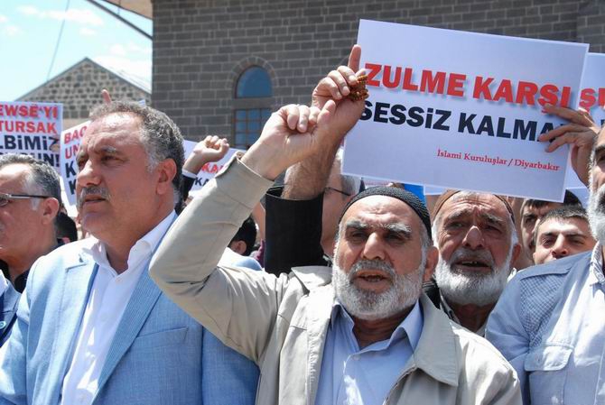 Dürümlü Katliamı Diyarbakır'da Protesto Edildi 4