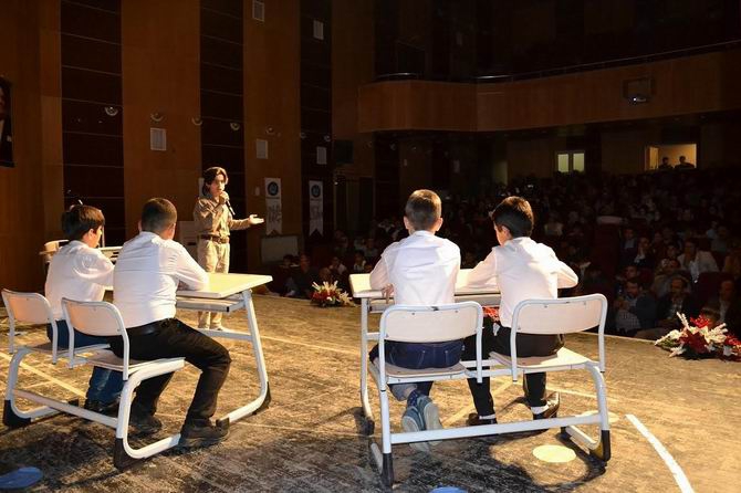 Bingöl Özgür-Der Çocuk Kulübünden Yıl Sonu Programı 13