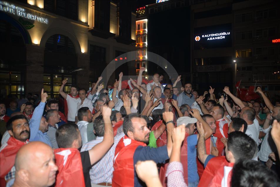 Halk Cunta Karşı Meydanlarda 1