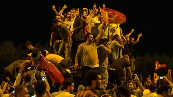 Halkın Darbeye Karşı Direnişi (FOTO) 6